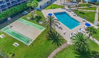 3190 N Atlantic Ave, Unit 231 in Cocoa Beach, FL - Building Photo