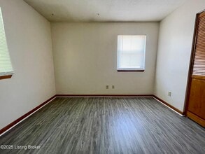 10410 Torrington Rd in Louisville, KY - Building Photo - Building Photo