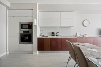 83 Fort York Blvd in Toronto, ON - Building Photo - Building Photo