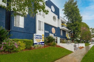Chateau Lakeside Apartments in Van Nuys, CA - Building Photo