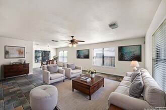 9711 Diamond Cliff Dr in Helotes, TX - Building Photo - Building Photo