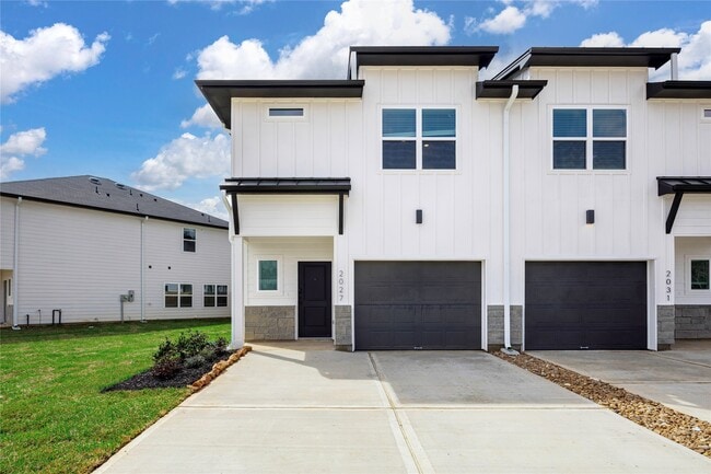 property at 1993 Longmire Villas Ct