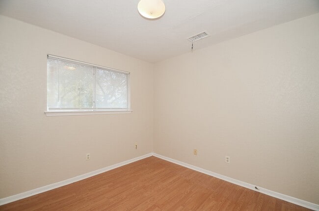 property at 1722 Foxlake Dr