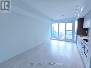 55-3555 Mercer St in Toronto, ON - Building Photo - Building Photo