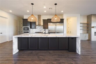 6110 Pebble Glen Ct in Las Vegas, NV - Building Photo - Building Photo