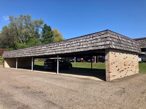 1885 Cunning Dr in Mansfield, OH - Building Photo - Building Photo