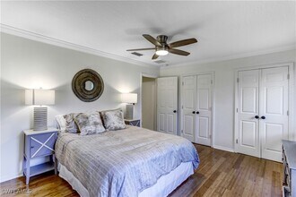 370 6th Ave S in Naples, FL - Building Photo - Building Photo