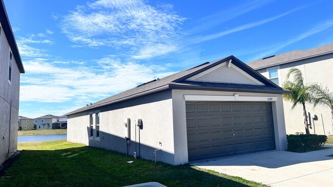 31289 Barrel Wave Way in Zephyrhills, FL - Building Photo - Building Photo