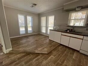 16064 Holly St in Porter, TX - Foto de edificio - Building Photo