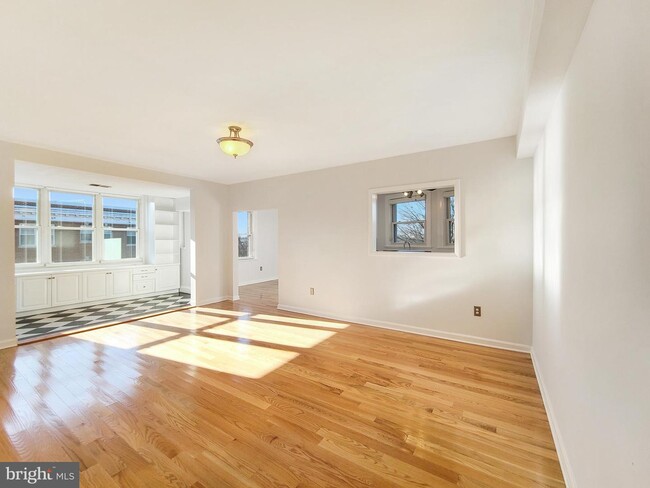 1615 Kenyon St NW-Unit -43 in Washington, DC - Building Photo - Building Photo