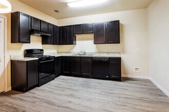 12242 Maura Lane in Houston, TX - Building Photo - Building Photo