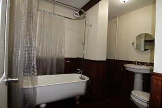 137 Marcella St, Unit 1 in Boston, MA - Foto de edificio - Building Photo