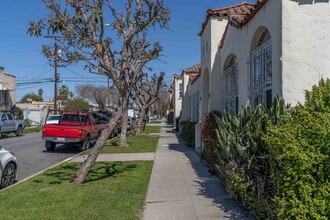 6318 S Harvard Blvd in Los Angeles, CA - Building Photo - Building Photo