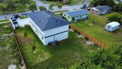 722 NW 6th Ct in Florida City, FL - Building Photo - Building Photo