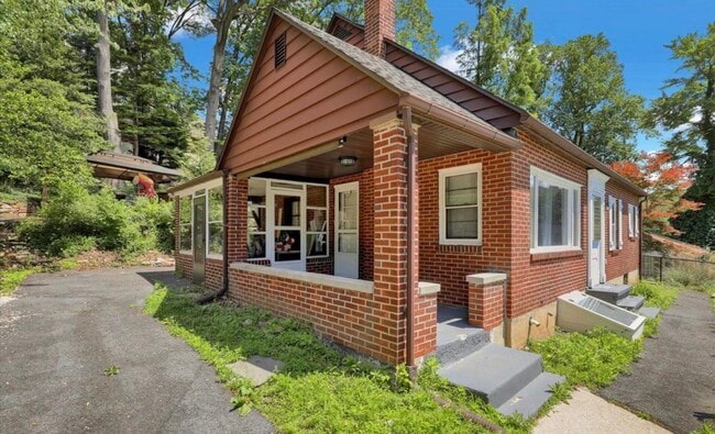 property at 1815 Holly Rd