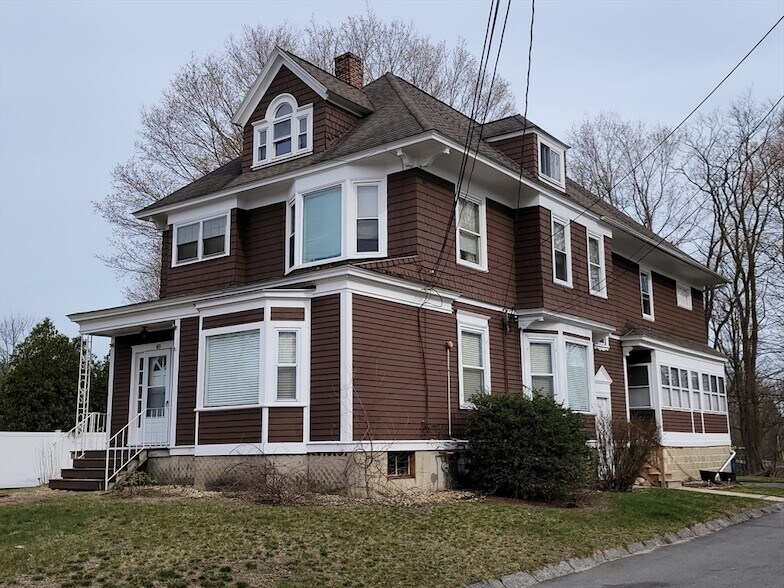 49 Mt Pleasant St, Unit 1 in Billerica, MA - Building Photo