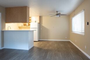 2525 Sir Francis Drake Blvd, Unit Townhome #17 in Fairfax, CA - Building Photo