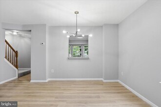 504 Autumn Wind Way in Rockville, MD - Building Photo - Building Photo
