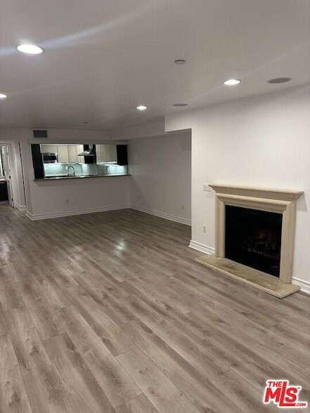 1319 N Detroit St in Los Angeles, CA - Building Photo
