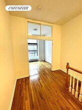 361 W 51st St in New York, NY - Foto de edificio - Building Photo