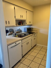 250 San Paulo Cir, Unit unit 11-250 in Melbourne, FL - Building Photo - Building Photo