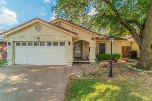 8408 Crystal Ln in North Richland Hills, TX - Building Photo