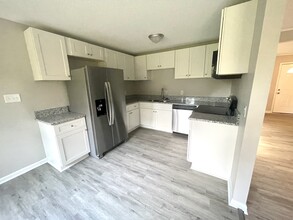 518 Platinum St in Fayetteville, NC - Building Photo - Building Photo