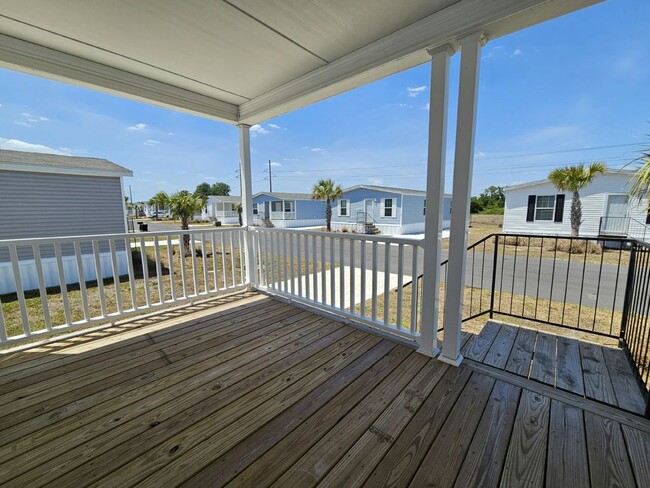 6710 Hidden Oaks Dr in North Fort Myers, FL - Building Photo - Building Photo