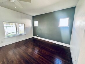 648 N Tyler St in Dallas, TX - Foto de edificio - Building Photo