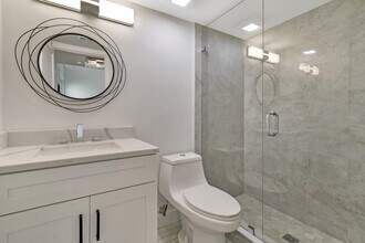 218 Old Meadow Way in Palm Beach Gardens, FL - Building Photo - Building Photo