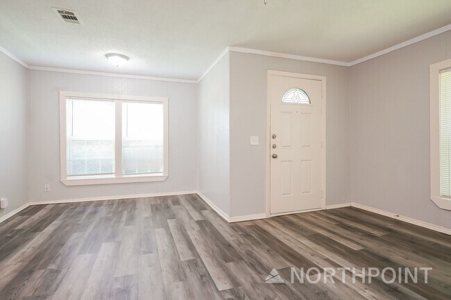 property at 1211 Country Club Rd