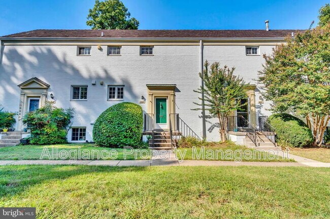 property at 3316 Valley Dr