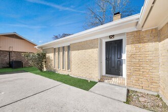 9114 Spellman Rd in Houston, TX - Building Photo - Building Photo