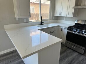 2257 Carnation Ave in Hemet, CA - Building Photo - Building Photo
