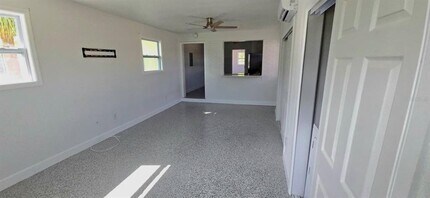 621 Baywood Dr N in Dunedin, FL - Building Photo - Building Photo