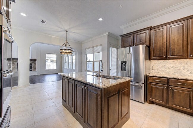 property at 2422 Camden Creek Ln