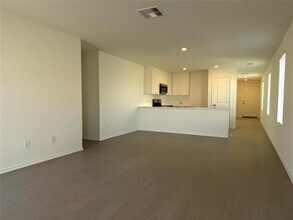 242 Kings Row Ln in Jarrell, TX - Building Photo - Building Photo