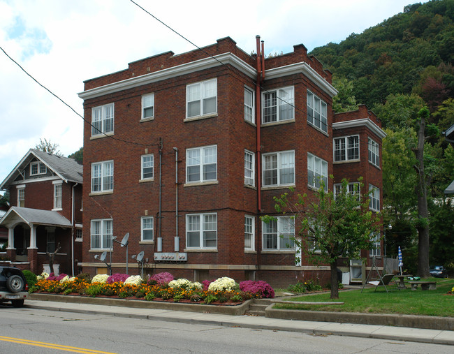 2312 Washington St E in Charleston, WV - Building Photo - Building Photo