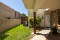 4914 Thunder Rd in Dallas, TX - Foto de edificio - Building Photo