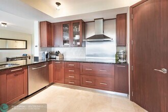 2401 N Ocean Blvd in Fort Lauderdale, FL - Building Photo - Building Photo