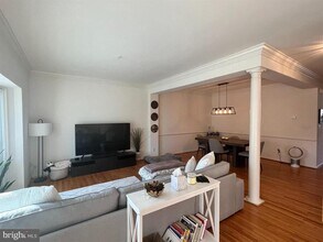 8502 Harvest Oak Dr in Vienna, VA - Building Photo - Building Photo