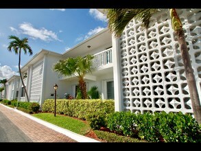 4201 S Ocean Blvd-Unit -J7 in South Palm Beach, FL - Building Photo - Building Photo