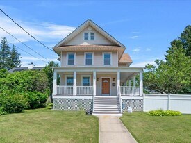 283 Harrison Ave in Harrison, NY - Building Photo
