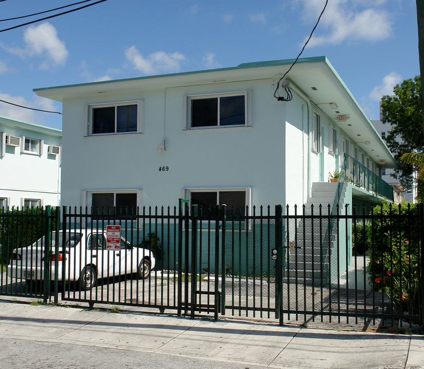 469 SW 3rd St in Miami, FL - Building Photo