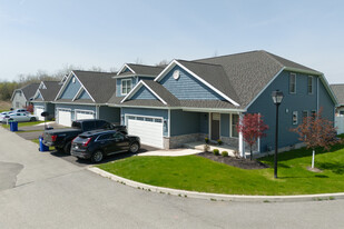 Villas of Essex Woods in Amherst, NY - Building Photo