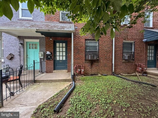 property at 102 O St SW