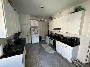 104 S Broadway in Nyack, NY - Building Photo - Building Photo