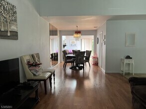 35 Ashwood Dr in Livingston, NJ - Building Photo - Building Photo