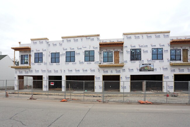 121 W Main St in Solon, IA - Building Photo - Building Photo