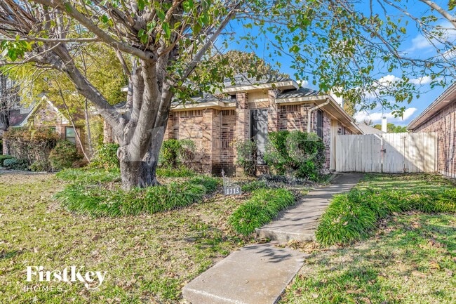 1113 Sandalwood Ln in Desoto, TX - Building Photo - Building Photo